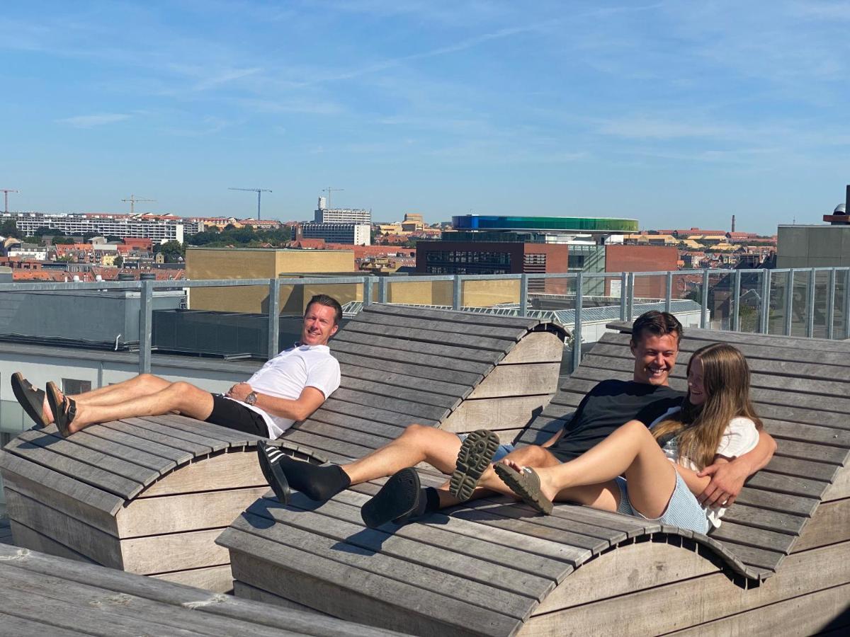 Modern Central Apt With Rooftop, Privat Balcony, & Free Parking,Next To Aarhus Attractions Zewnętrze zdjęcie