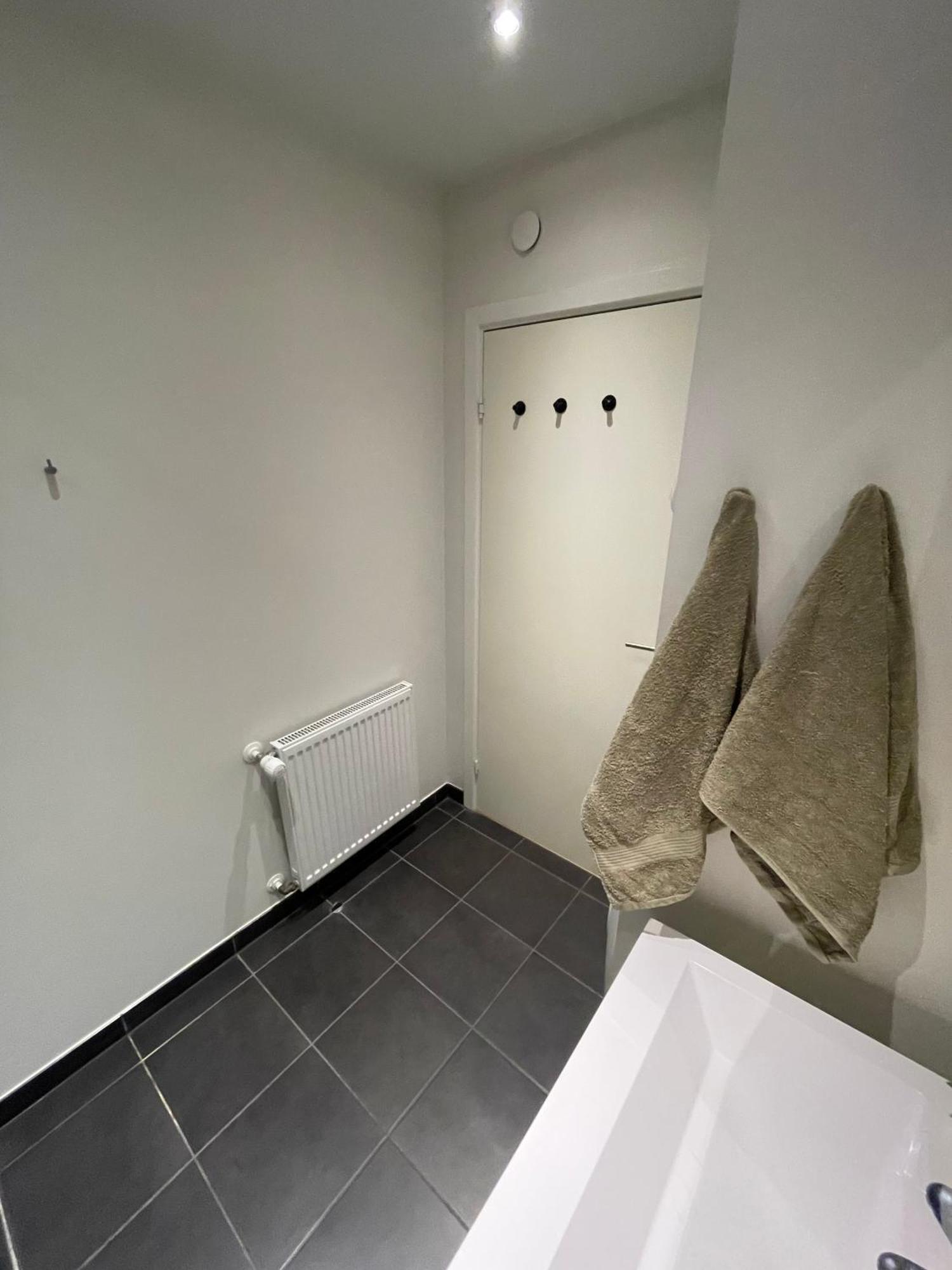 Modern Central Apt With Rooftop, Privat Balcony, & Free Parking,Next To Aarhus Attractions Zewnętrze zdjęcie